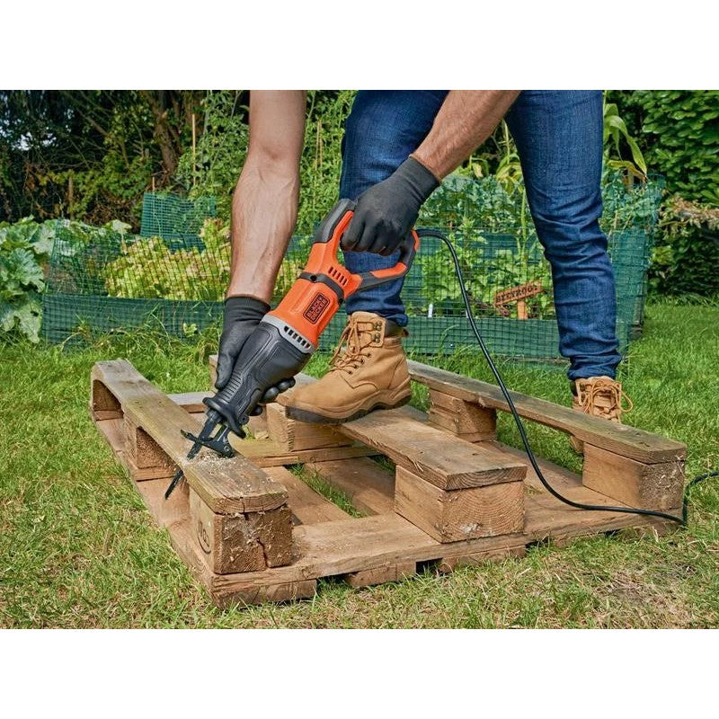 Black + Decker BES301 Reciprocating Saw 750W 240V - BES301-GB