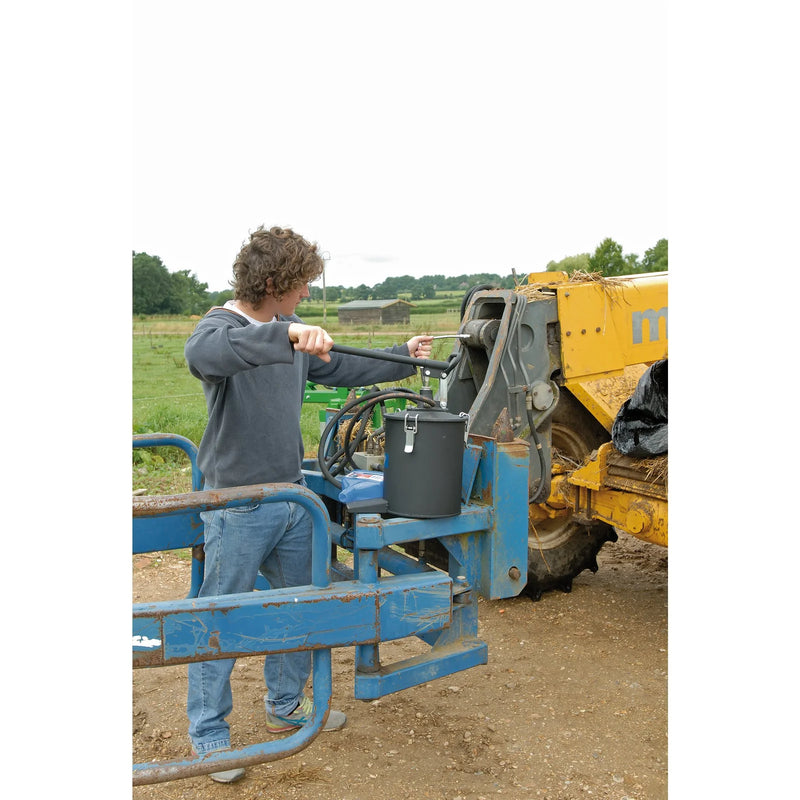 Draper Expert High Volume Hand Grease Pump 10kg Capacity