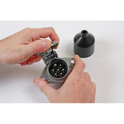 Connect 7 Pin 24 Volt Metal Socket 1pc - CPL