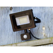 Faithfull Power Plus SMD LED Security Light with PIR 10W 800 lumen 240V