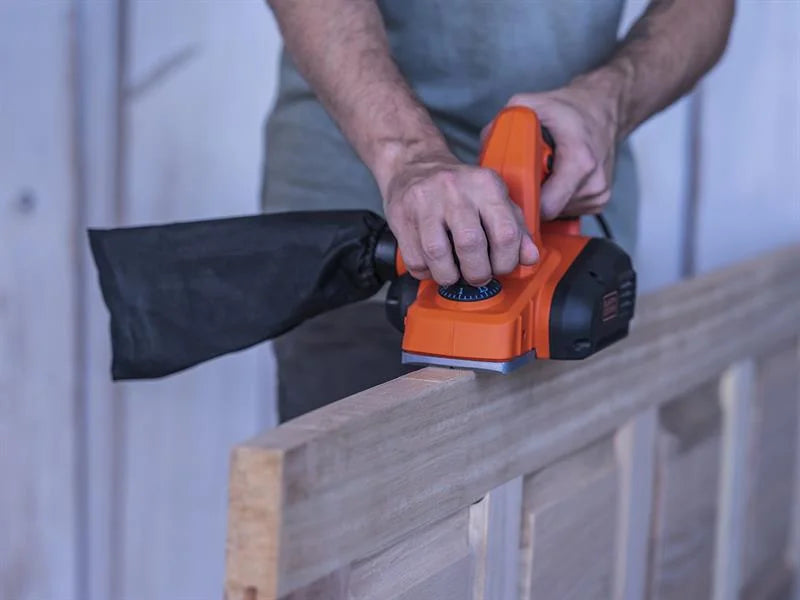 Black + Decker BEW712 Planer 710W 240V - BEW712-GB