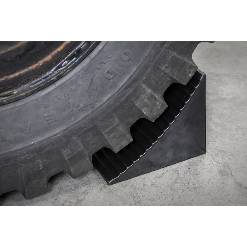 Sealey Heavy-Duty Rubber Wheel Chock CWC01 180x280x210mm