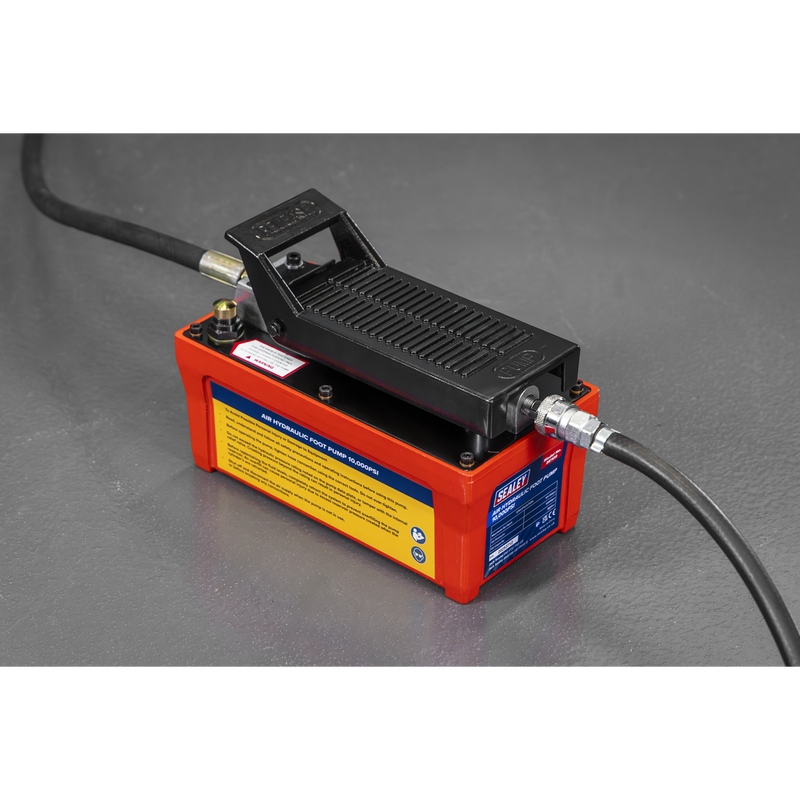 Sealey Air Hydraulic Foot Pump 10,000psi 1600cc Oil Capacity