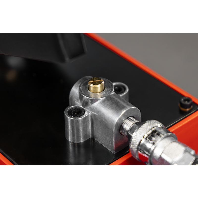 Sealey Air Hydraulic Foot Pump 10,000psi 1600cc Oil Capacity