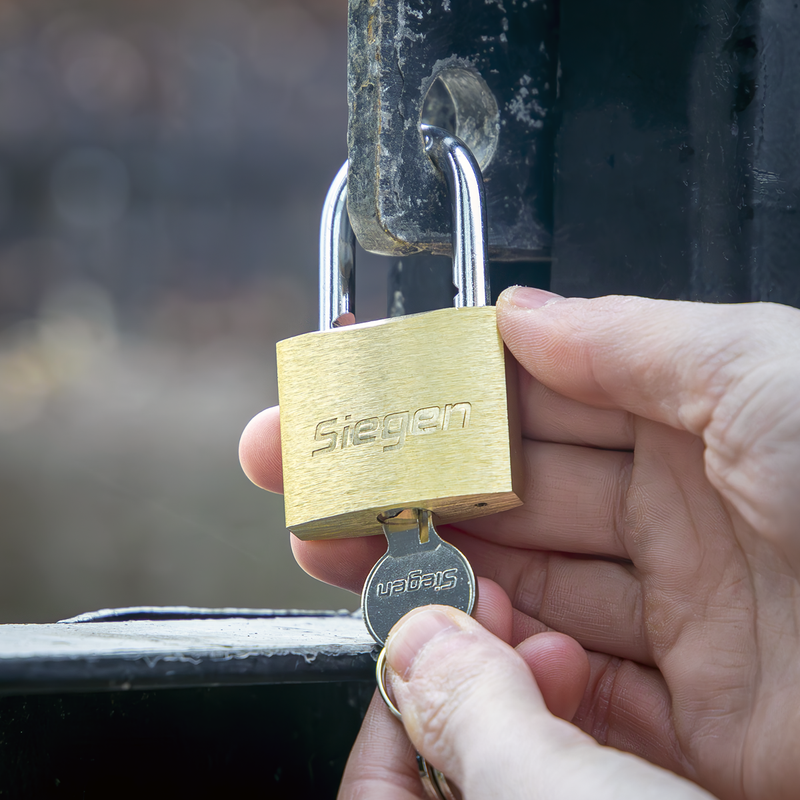 Sealey Siegen 40mm Brass Body Padlock with Hardened Steel Shackle
