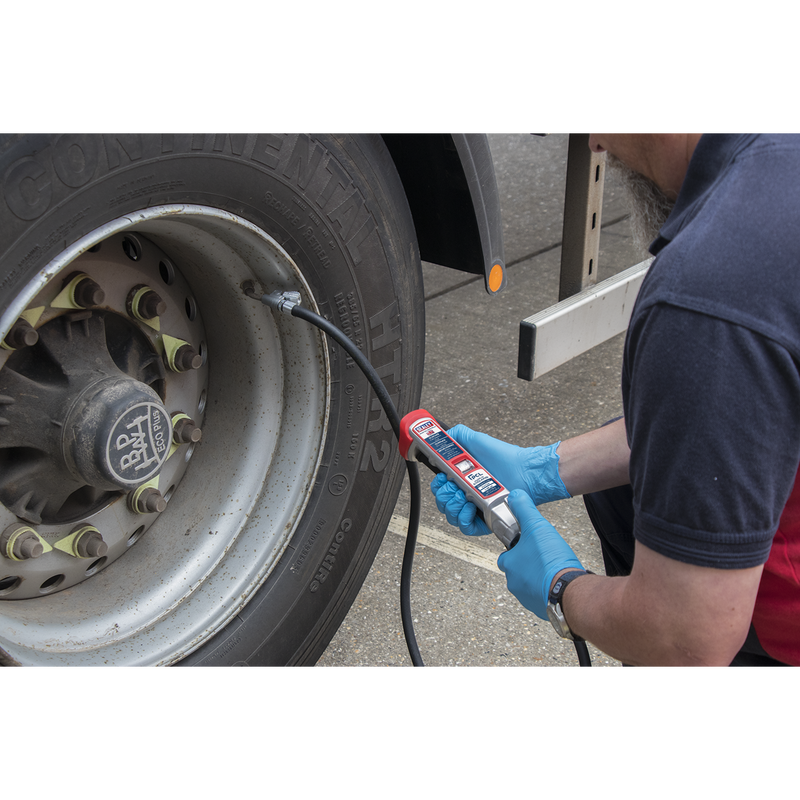 Sealey PCL Tyre Inflator SA37/94 15bar with 2.5m Hose & Clip-On Connector