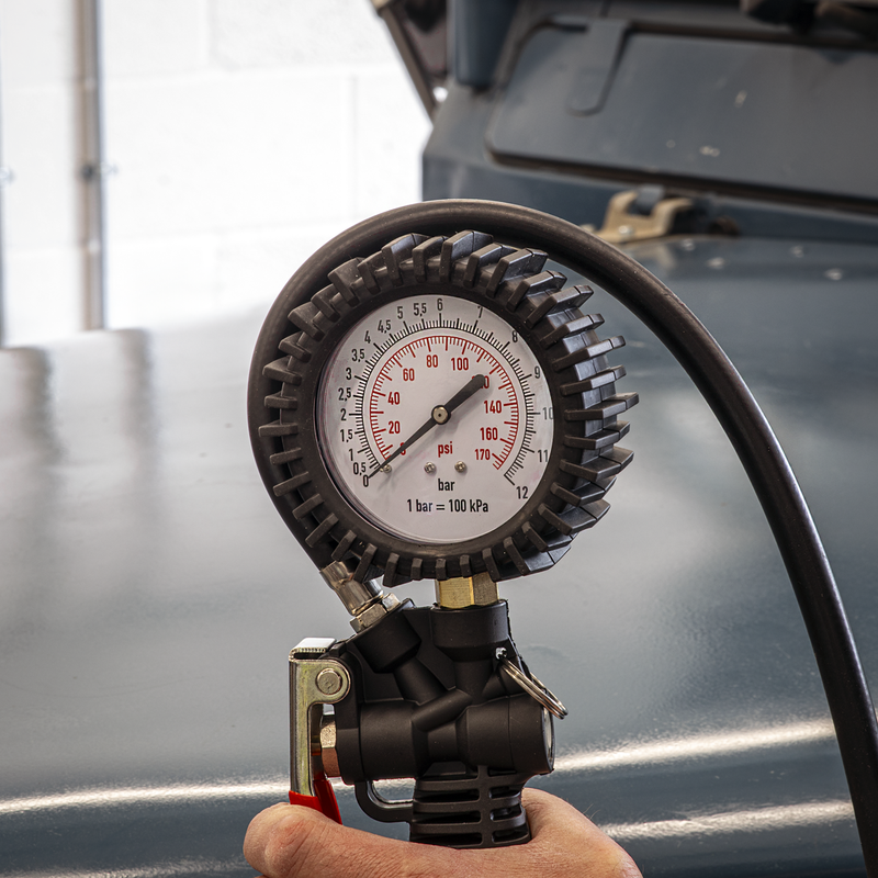 Sealey Tyre Inflator SA9302 0-174psi with Clip-On Connector