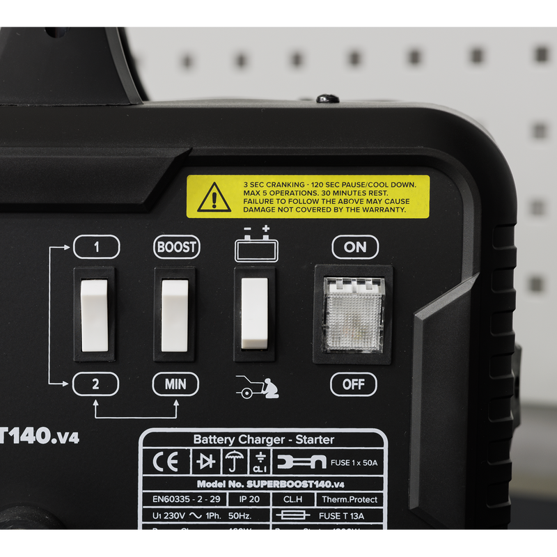 Sealey SUPERBOOST140 12/24V Battery Starter/Charger 21A