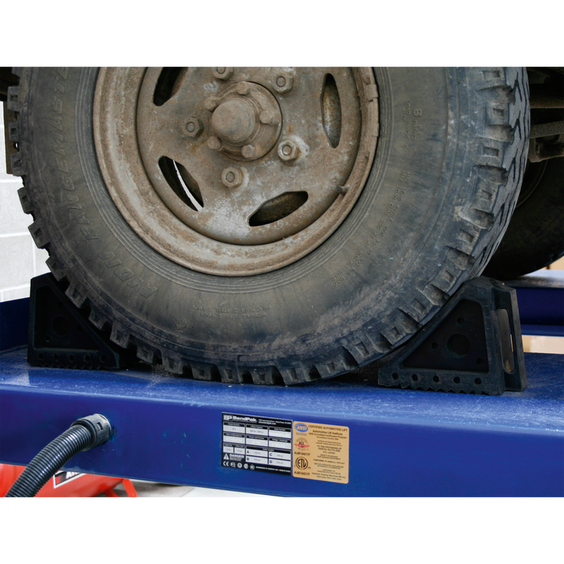 Sealey Rubber Wheel Chocks - Model WC01, 100x195x150mm